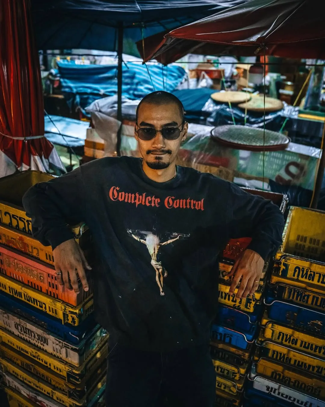 SAINT Mxxxxxx × Kosuke Kawamura KK_LS TEE/COMPLETE CONTRL/BLK KK joint model Jesus AK submachine gun cross long-sleeved TEE Washed black S-XL KK joint model creative submachine gun Jesus cross The fading of sulfur dye on ready-to-wear and washed water to make it old Hand-splashed ink hole processing The printing is repeatedly modified to outline the ultimate restoration ZP Cylindrical side seam high weight fabric Stiff and comfortable Correct accessories Customized co-branded wash mark/little angel mark, top purchasing agent level